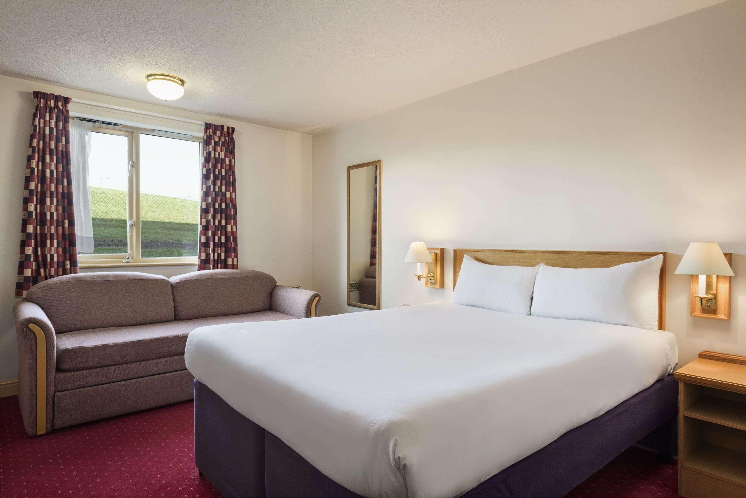 Days Inn Tewkesbury Strensham Zewnętrze zdjęcie