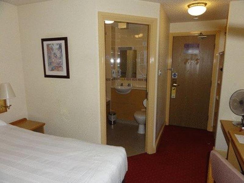 Days Inn Tewkesbury Strensham Zewnętrze zdjęcie