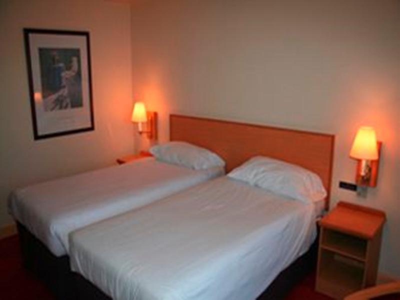 Days Inn Tewkesbury Strensham Zewnętrze zdjęcie